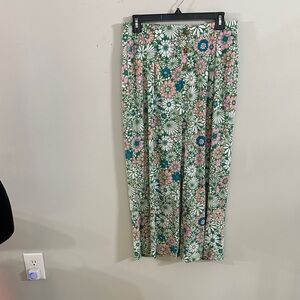 Floral Green wide leg cropped pant M like new pull on